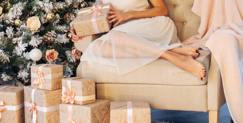 We're sharing recommendations for luxury gifts. With great brands like Lululemon, Jimmy Choo & Charlotte Tilbury and fabulous stores like Club Monaco and Sephora, we're sure everyone can get a taste of the luxe life this holiday season